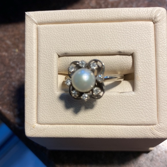 14 K Pearl/Diamond Ring - Picture 2 of 5
